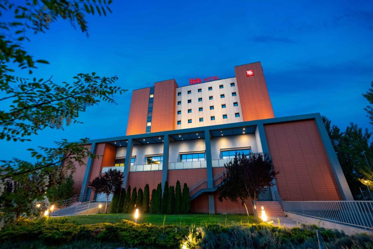 Otel Ibis Airport 3*